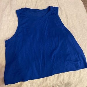 Size 8 but (fits oversized, I usually wear a 4/6). Lightly worn!